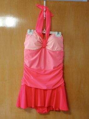 VENUS Melon Coral Ombre Halter Swimdress Women's 10